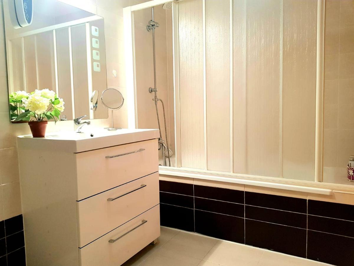 Piso Amplio De 3 Habitaciones, 2 Banos, Ascensor Y Parking Бурриана Экстерьер фото