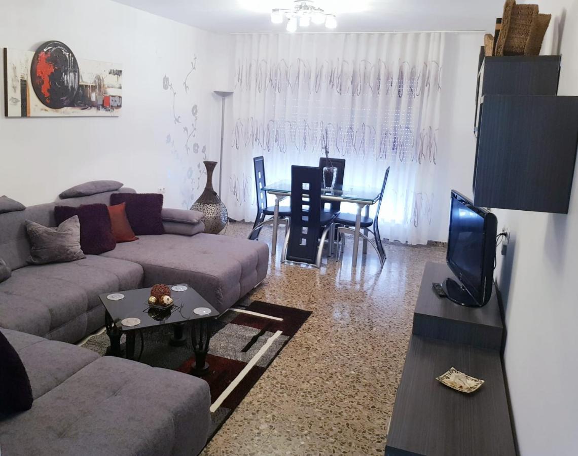 Piso Amplio De 3 Habitaciones, 2 Banos, Ascensor Y Parking Бурриана Экстерьер фото