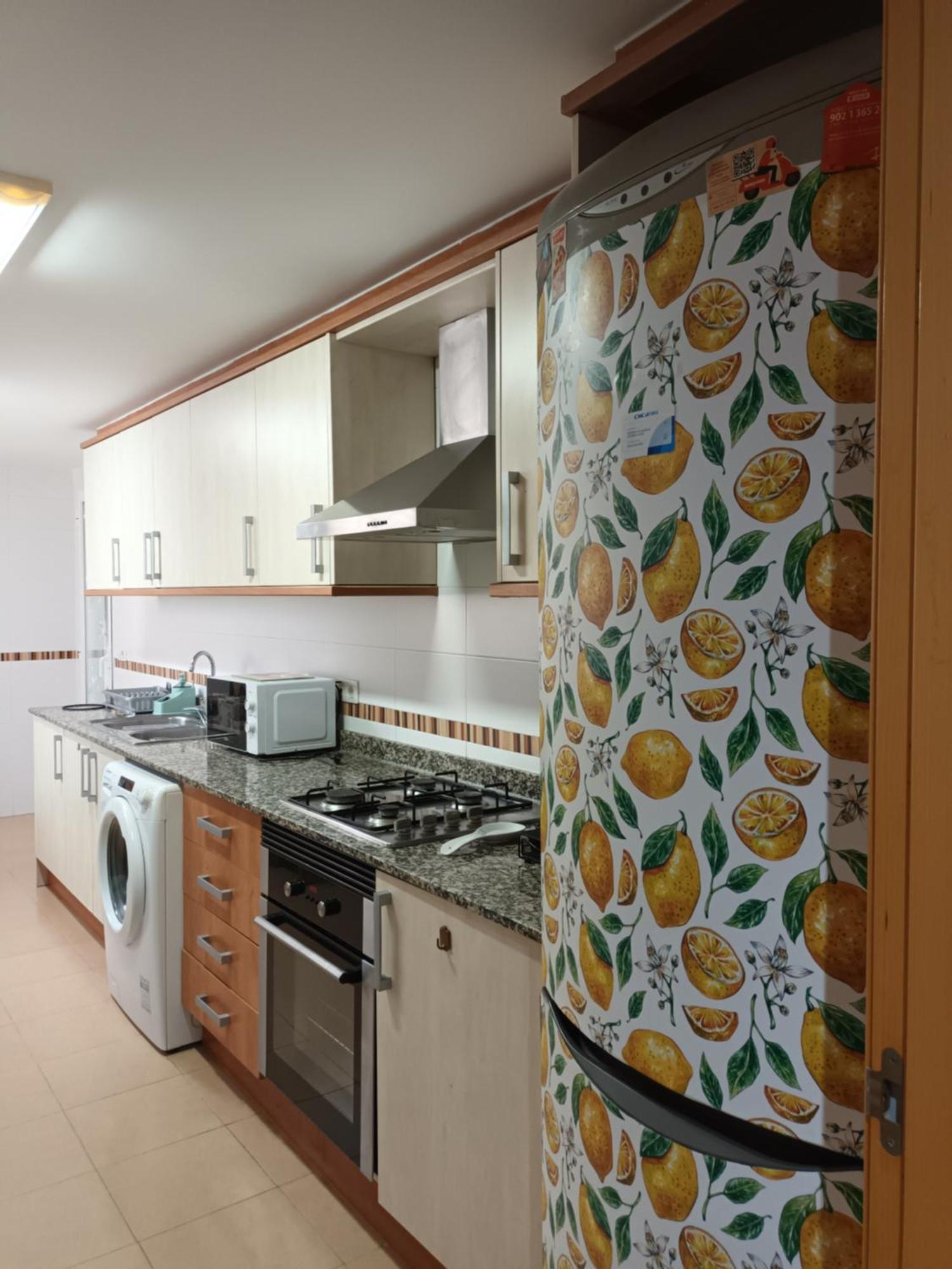 Piso Amplio De 3 Habitaciones, 2 Banos, Ascensor Y Parking Бурриана Экстерьер фото